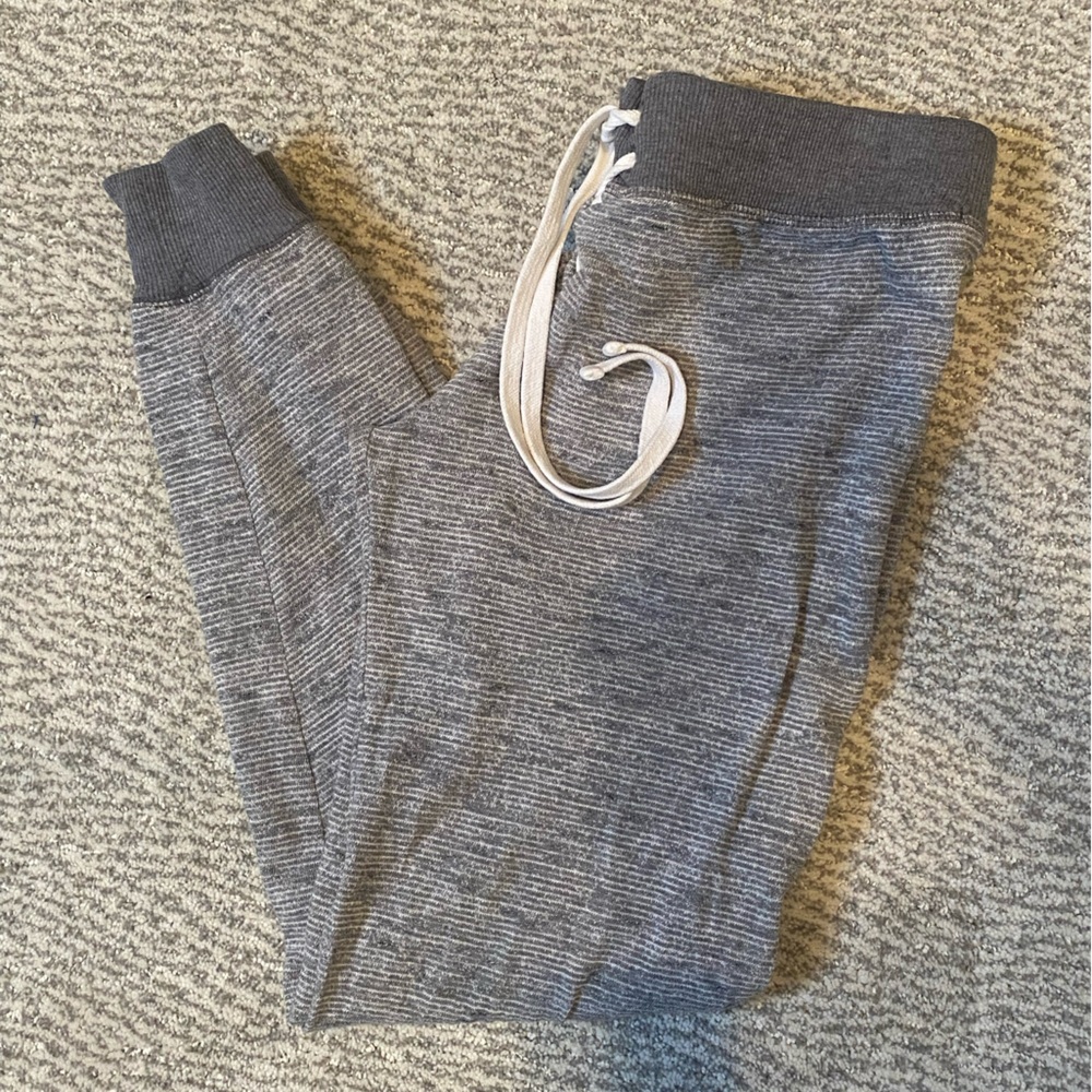 SO Athleisure Gray Lounge Sweatpants Joggers Small with White Drawstring